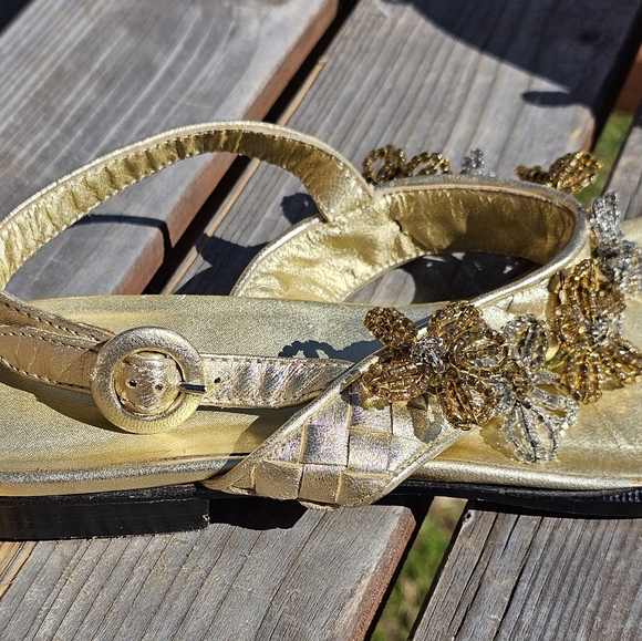 Bottega Veneta gold weave beaded floral sandals - Picture 4 of 7